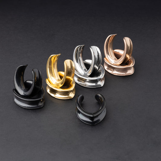 V Shaped Saddle Plugs