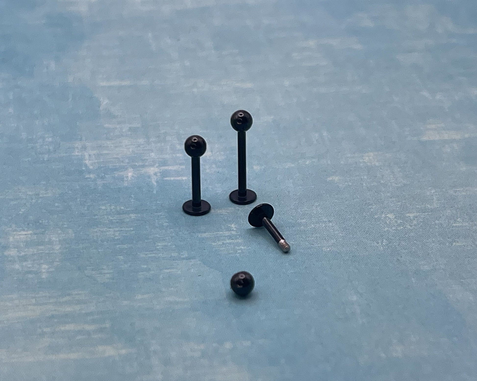 Black Stainless Steel Labret Bar 16g 1.2mm Surgical Steel Black 3mm balls Screw On Flat Back 6mm 8mm 10mm Labret Tragus Cartilage Ear Stud