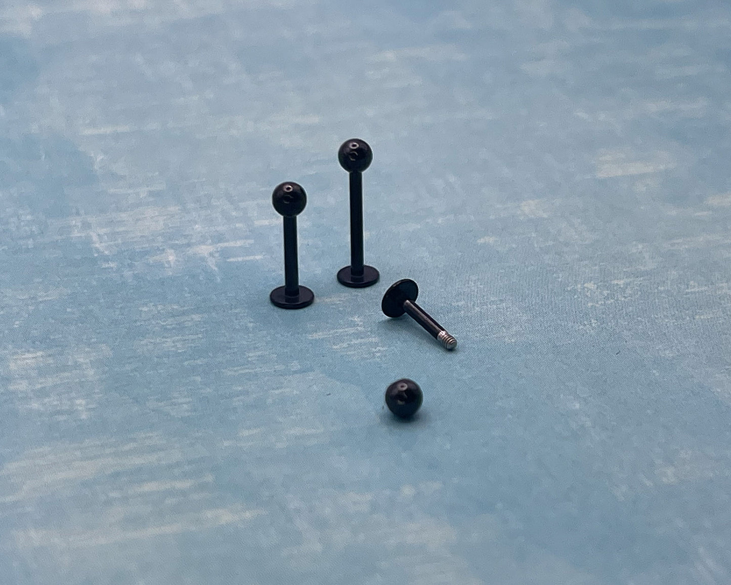 Black Stainless Steel Labret Bar 16g 1.2mm Surgical Steel Black 3mm balls Screw On Flat Back 6mm 8mm 10mm Labret Tragus Cartilage Ear Stud