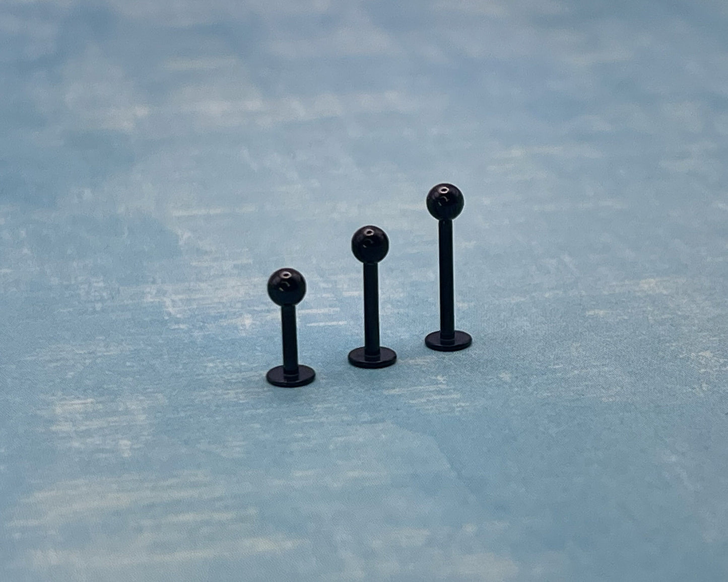 Black Stainless Steel Labret Bar 16g 1.2mm Surgical Steel Black 3mm balls Screw On Flat Back 6mm 8mm 10mm Labret Tragus Cartilage Ear Stud