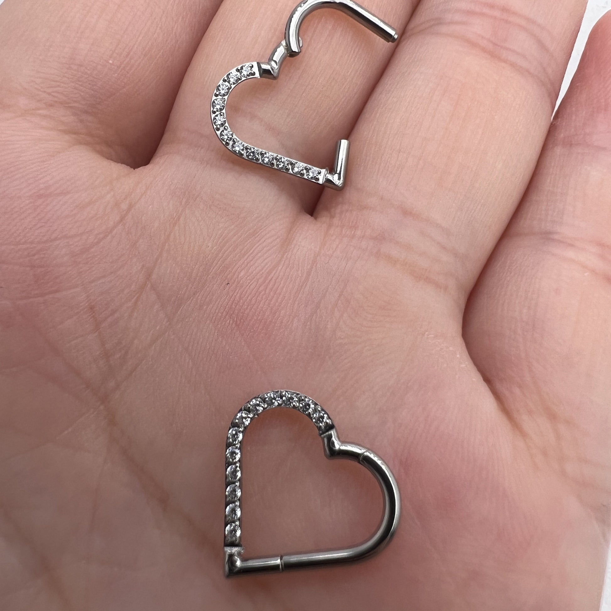 Titanium Hinged Heart shaped Daith Earring - ASTM F136 Titanium earring clicker 16 Gauge 1.2mm hinged clicker Conch Ear