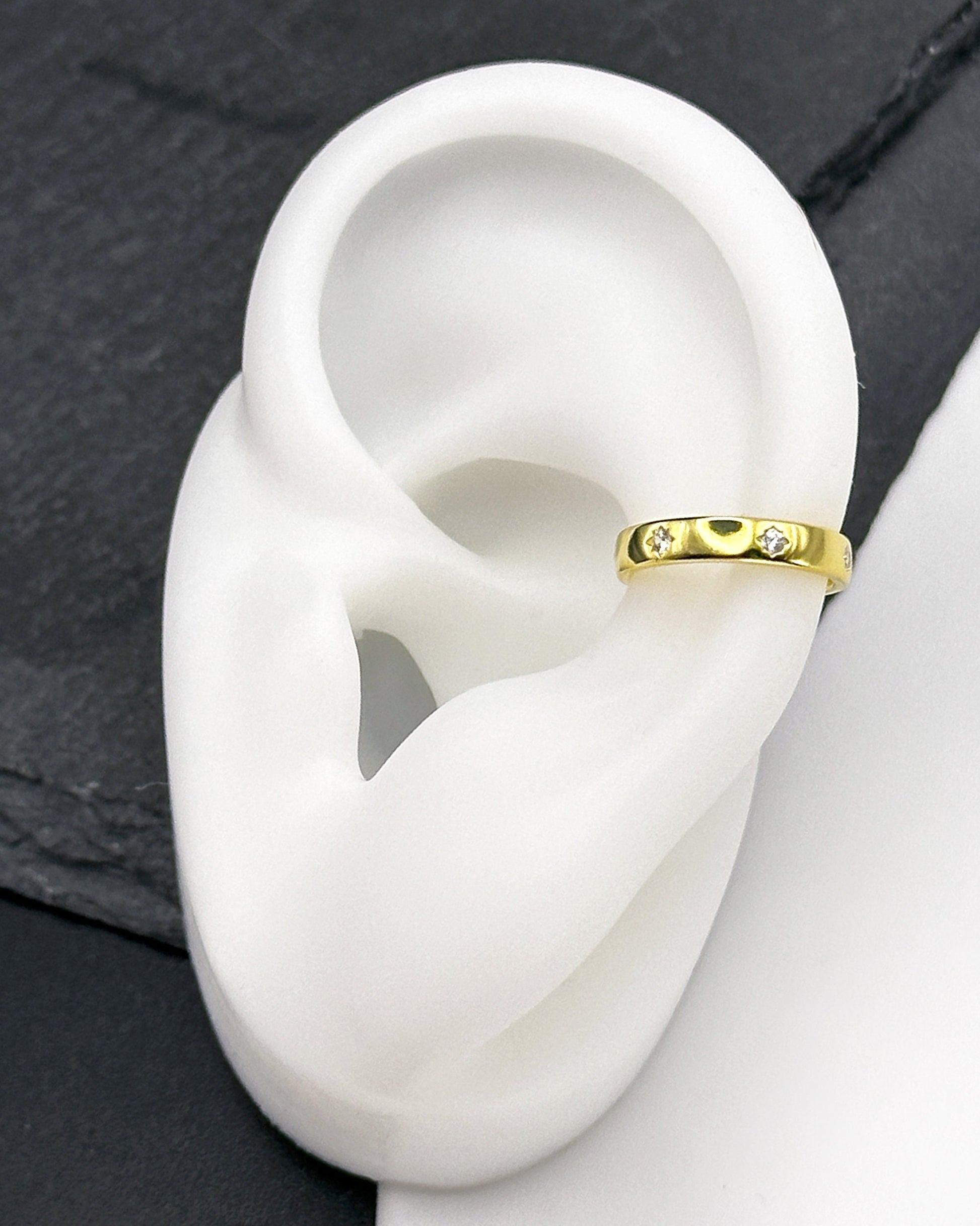 Minimal 925 Sterling Silver Ear Cuff, 18K Gold Plated, Jewelled, Un-Pierced Ears, 90s/Y2K, Gender-Neutral, Faux Conch