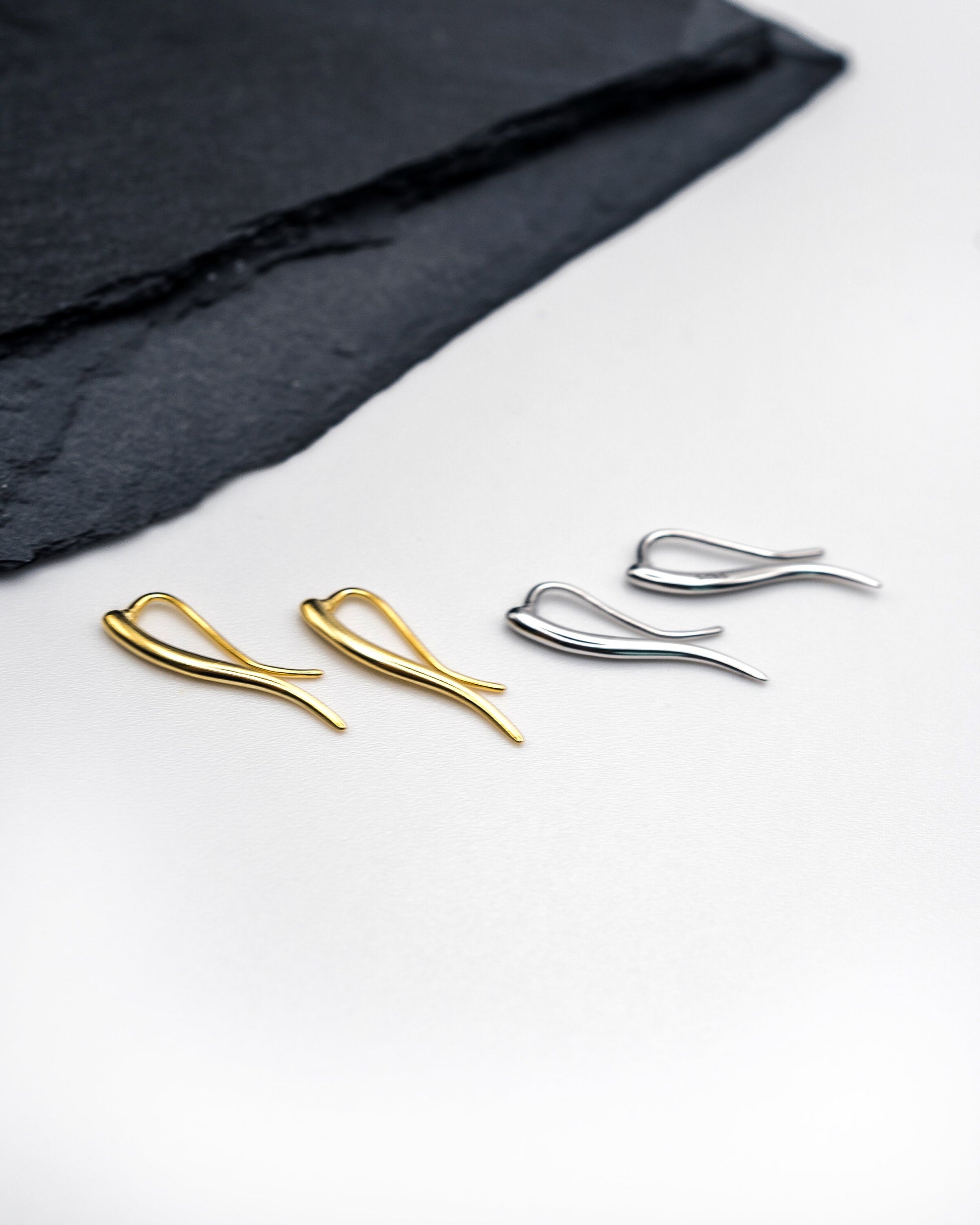 925 Sterling Silver Minimal Dovetail Earring, Ear climber, 14K Gold plated Silver, Simple, Gender-Neutral, 90s Y2K, Retro, Vintage