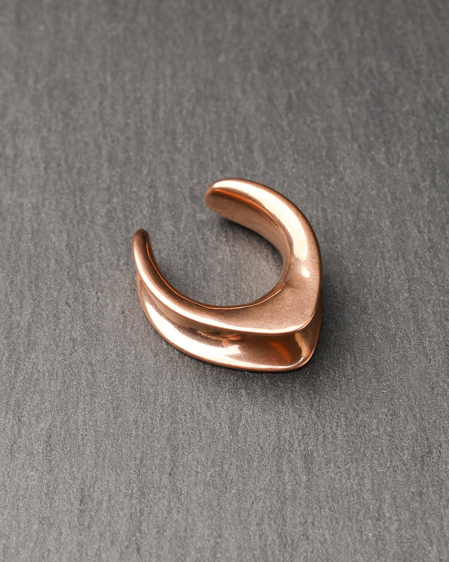 V Shaped Saddle Horseshoe Shaped Ear Saddle Hanger, Minimal Style Gauges, Plugs and Tunnels, Jewelry for Stretched Ears in 316L Steel