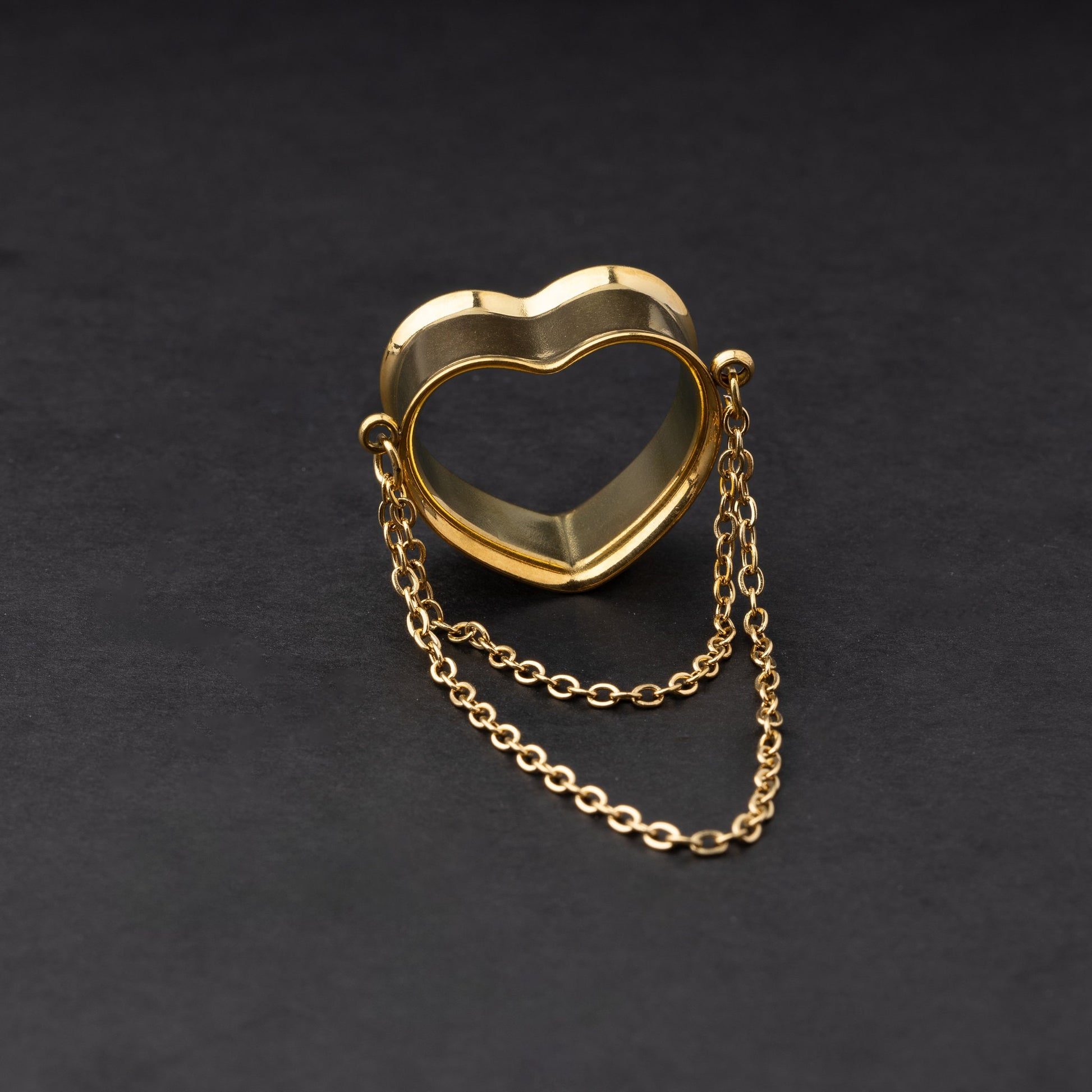 Heart Tunnels With Chains