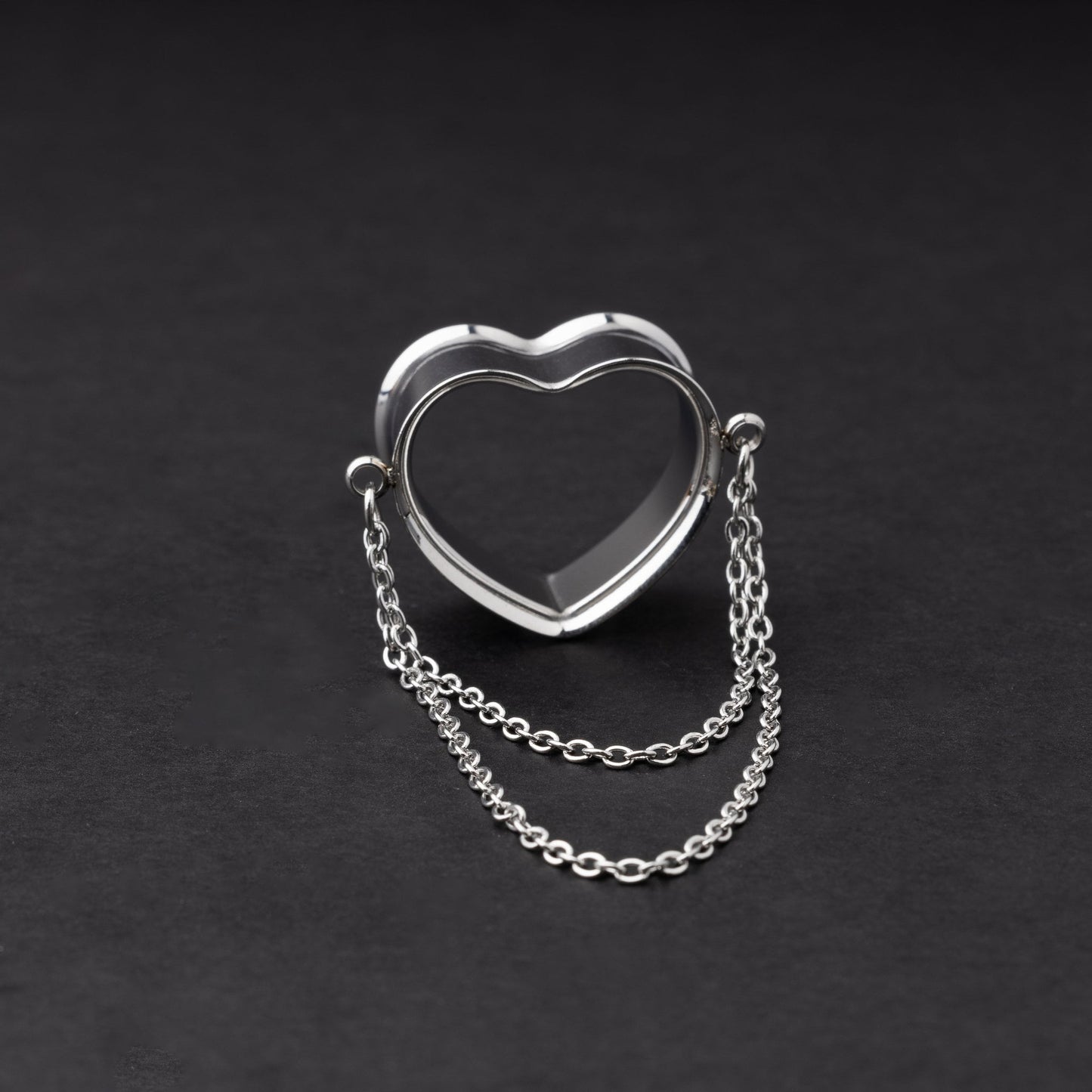 Heart Tunnels With Chains