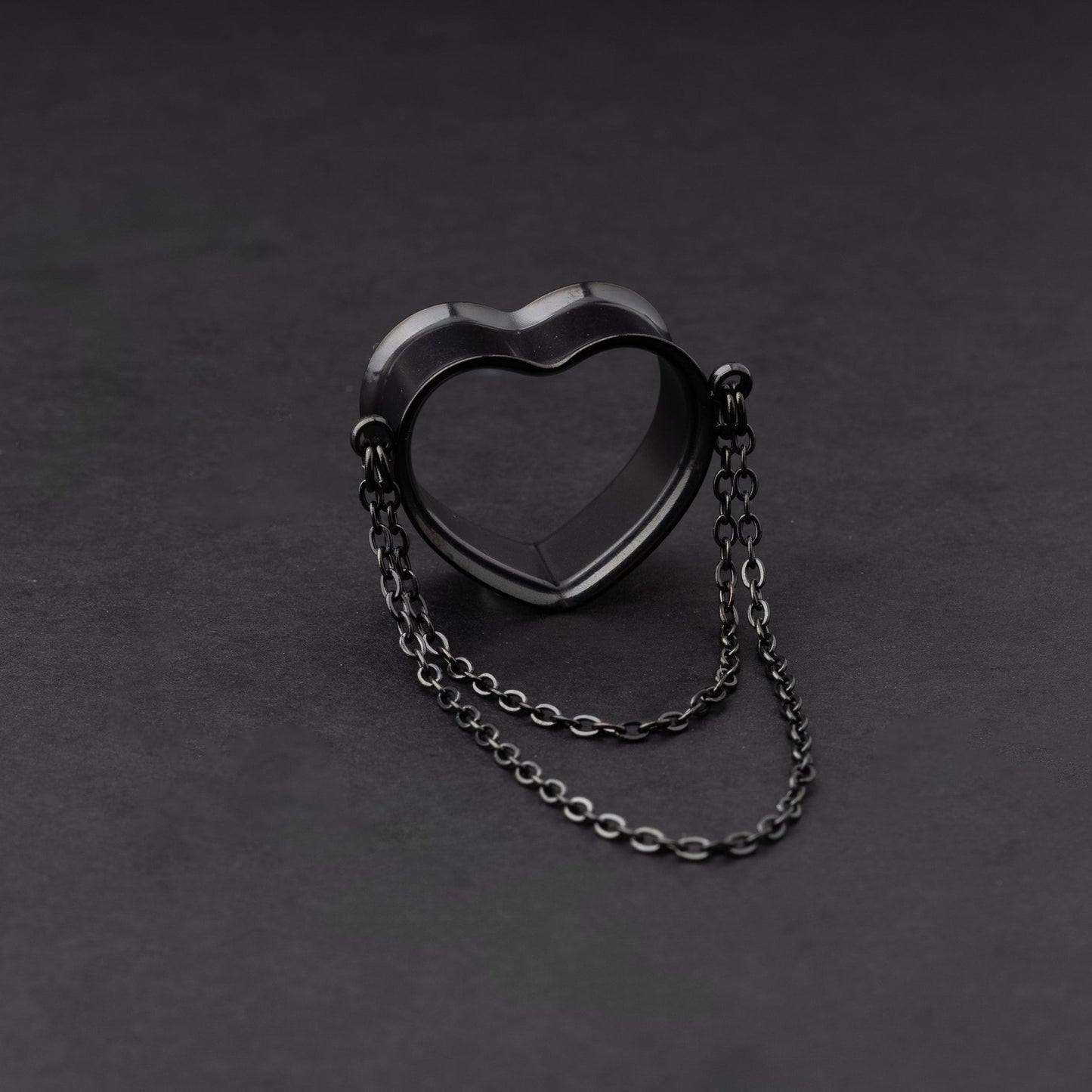 Heart Tunnels With Chains