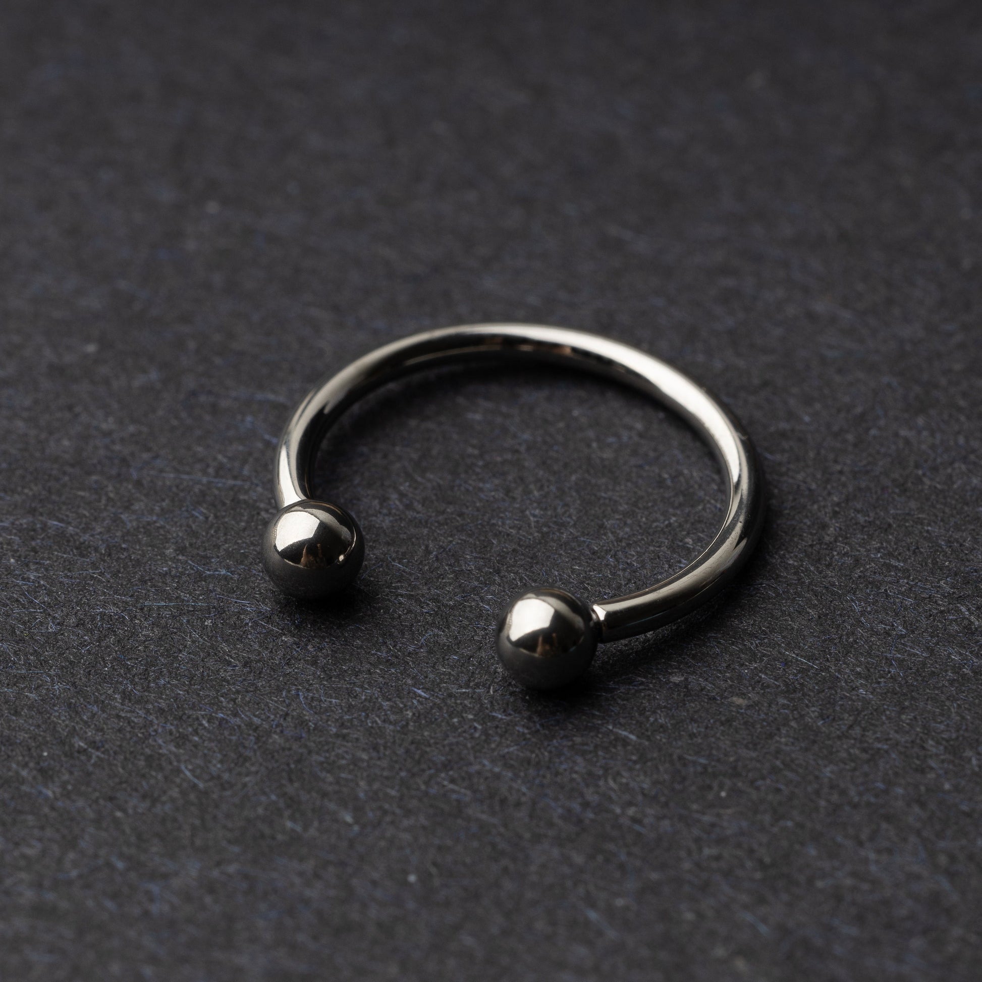 Titanium Internally Threaded Horseshoe Hoop