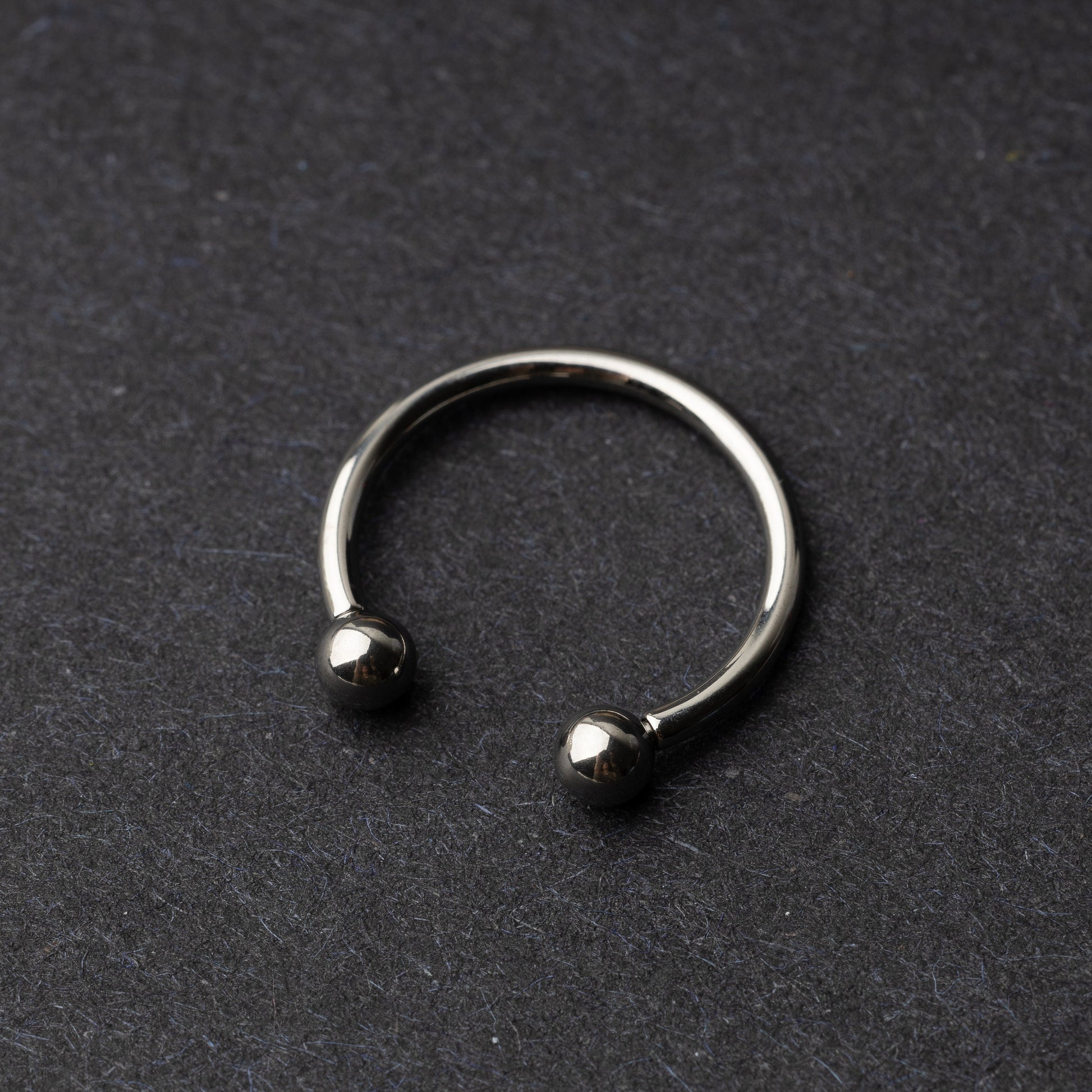 Titanium Internally Threaded Horseshoe Hoop