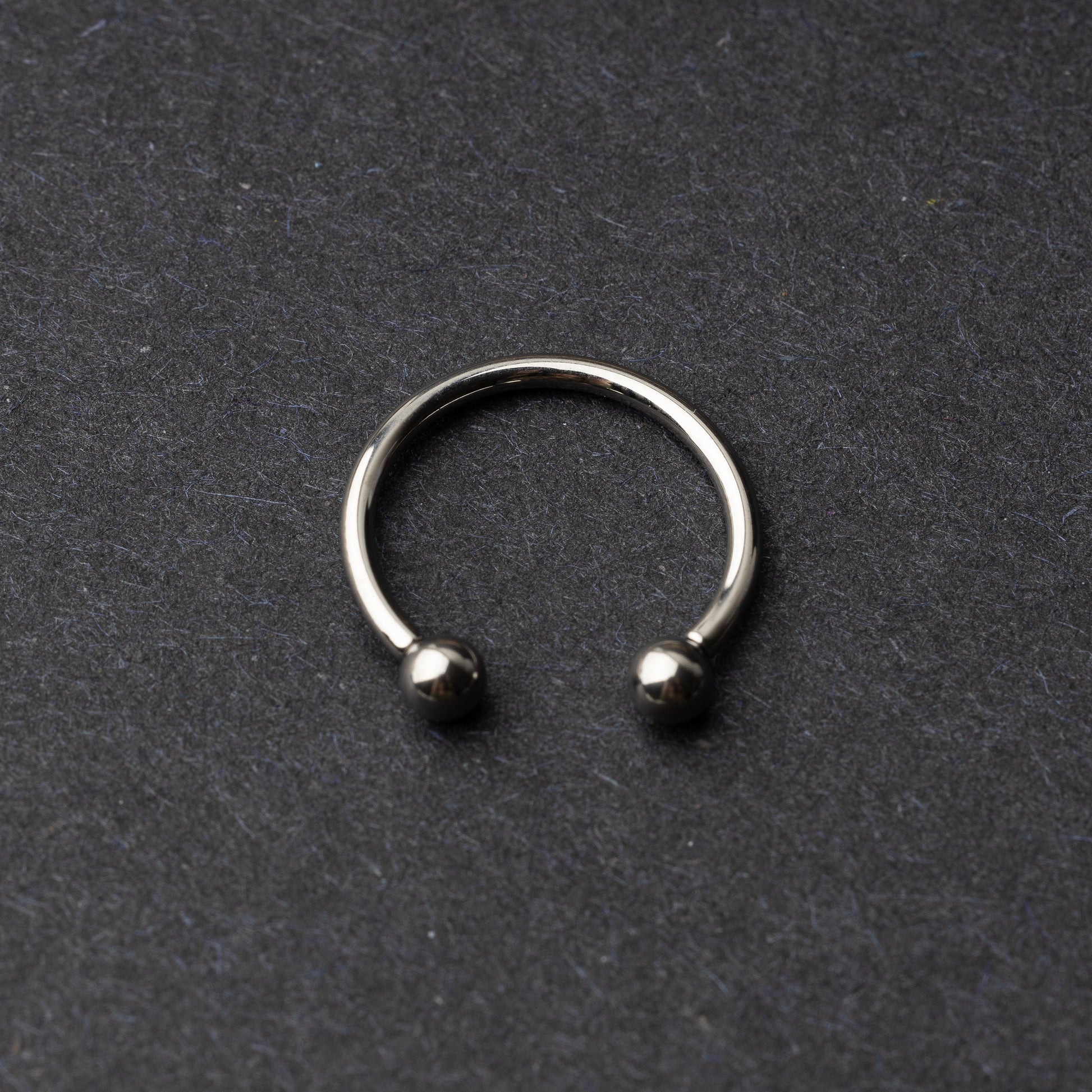 Titanium Internally Threaded Horseshoe Hoop