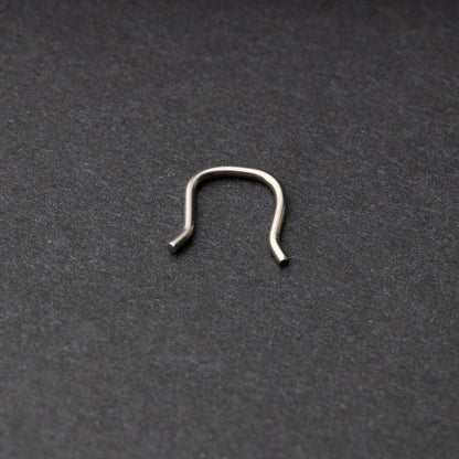 Horseshoe Septum Retainer