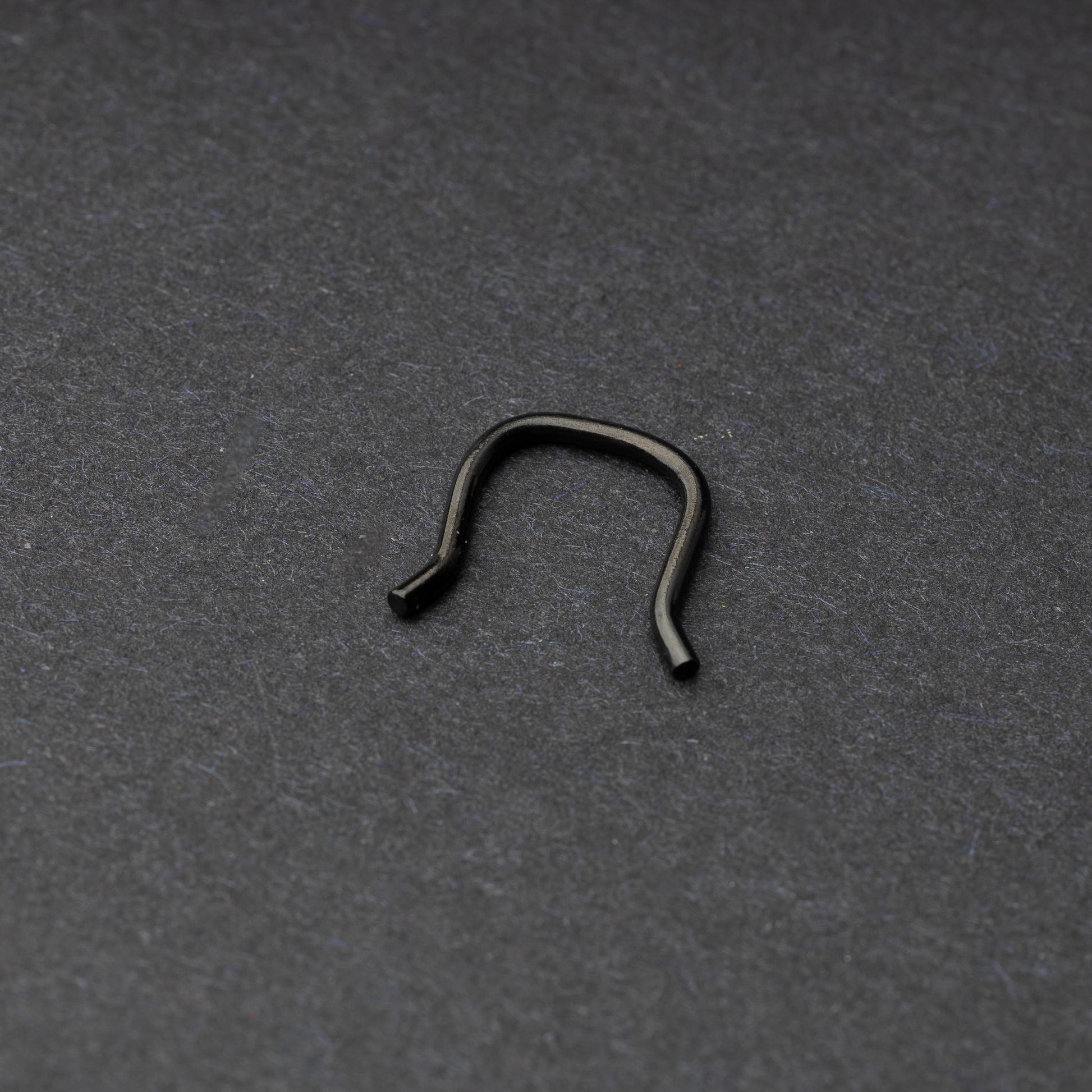 Horseshoe Septum Retainer